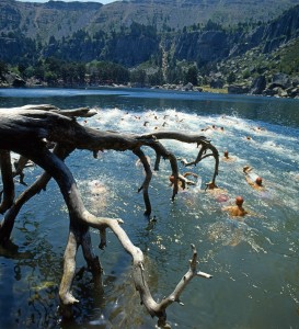 Bañistas en Laguna Negra